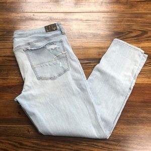 American Eagle Distressed Jegging